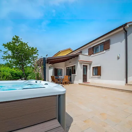 Holiday home Holiday Bella By Interhome