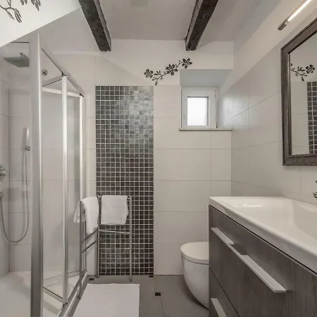Holiday home Holiday Bella By Interhome Dobrinj