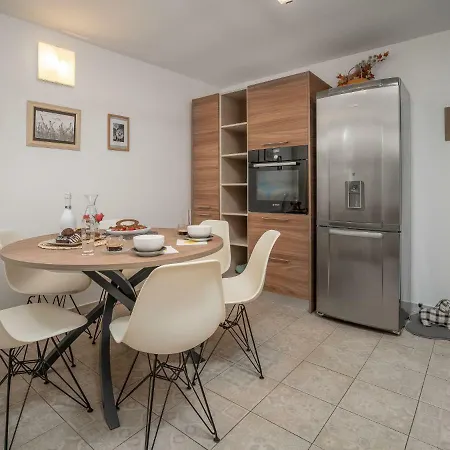 Holiday home Holiday Bella By Interhome *